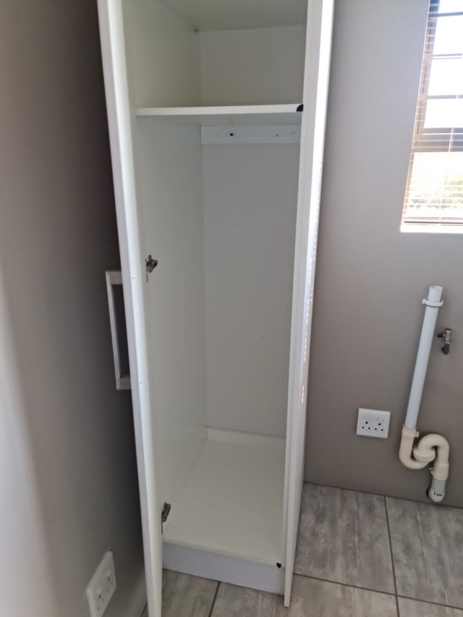 To Let 2 Bedroom Property for Rent in Albertinia Western Cape